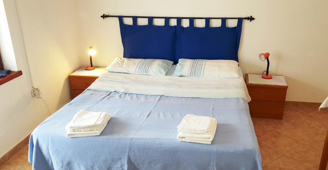 Cecillia Mare Apartments Ровин Екстериор снимка