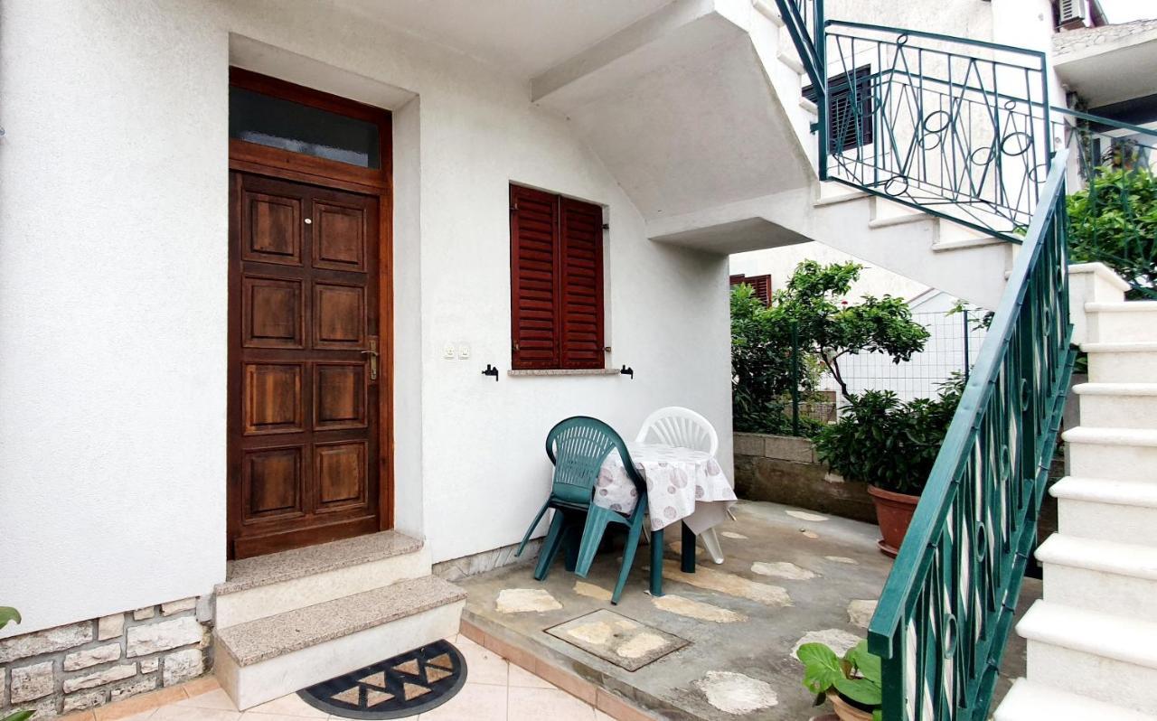 Cecillia Mare Apartments Ровин Екстериор снимка